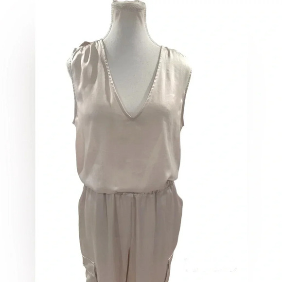 🆕 Ramy Brook MELISSA Smock Waist Satin Jogger Jumpsuit Color BONE, Size Medium - Picture 7 of 10